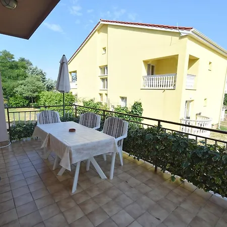 Apartments Josipa Malinska Exterior foto